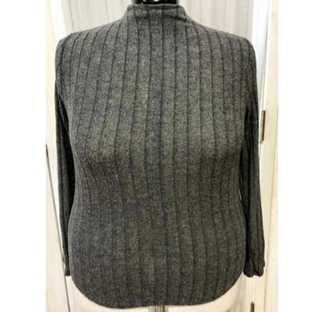 Charlotte Russe. Size 2x mock turtleneck grey long sleeve sweater